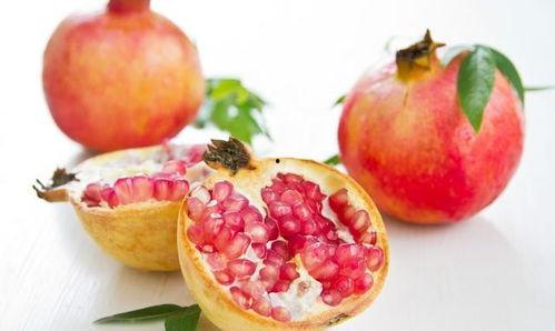 石榴夫妻网红吃瓜图片,趣味横生瞬间捕捉