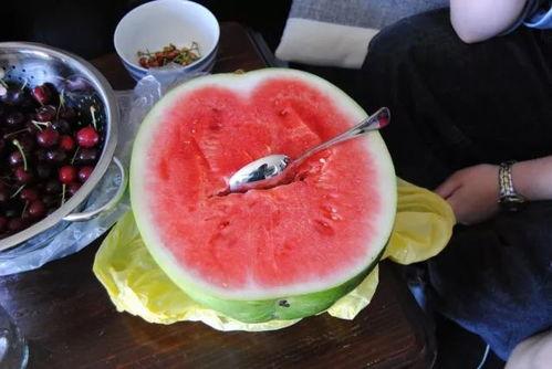 网红大勺子吃瓜视频播放,揭秘娱乐圈幕后真相