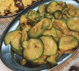 云南网红吃小瓜,解锁夏日新食趣